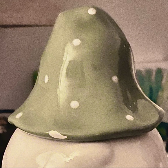 DW Home Runn Dunn Adorable Ceramic Gnome w/Pumpkin Spice Scented Candle - Picture 4 of 4